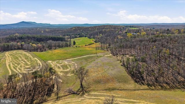 LIGHT RD, Winchester, VA 22603