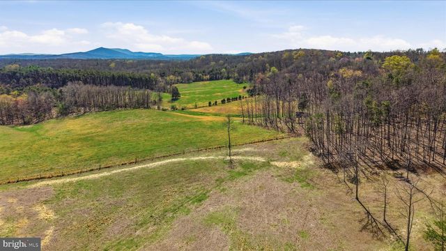 LIGHT RD, Winchester, VA 22603