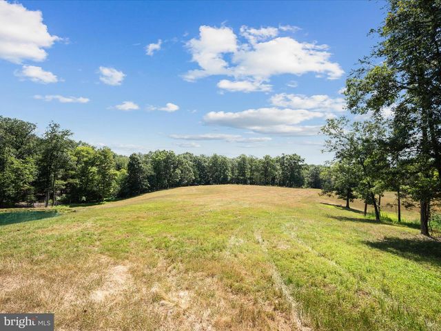 LIGHT RD, Winchester, VA 22603