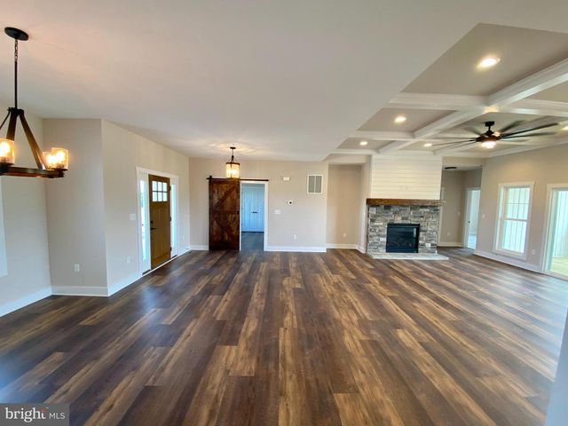 LIGHT RD, Winchester, VA 22603