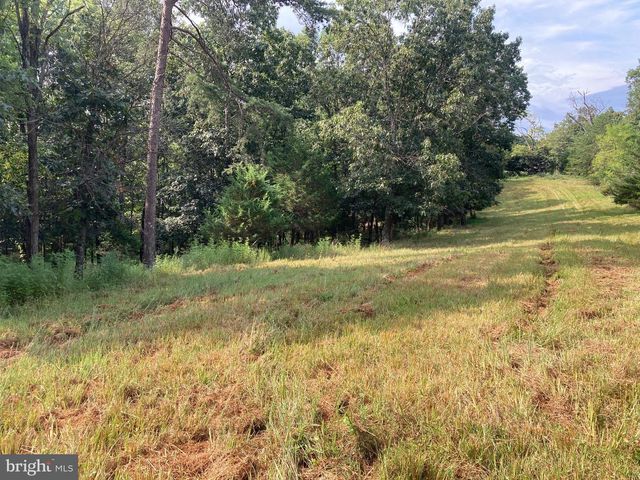 LIGHT RD, Winchester, VA 22603