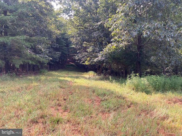 LIGHT RD, Winchester, VA 22603
