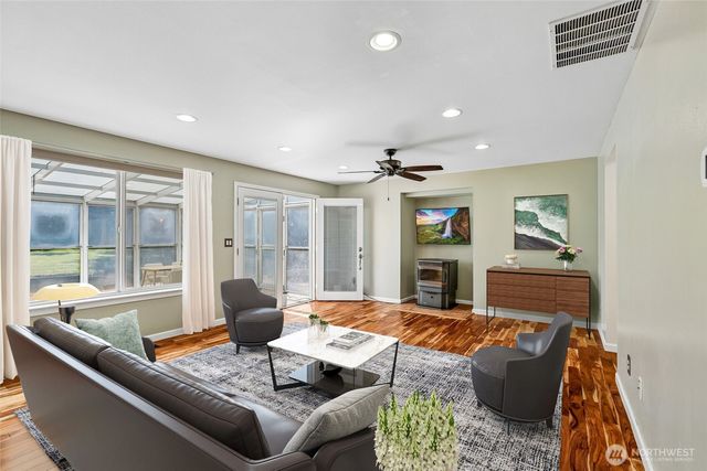 5830 Tulalip Shores Road, Tulalip, WA 98271