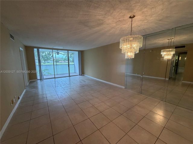 3100 N Course Ln 208, Pompano Beach, FL 33069