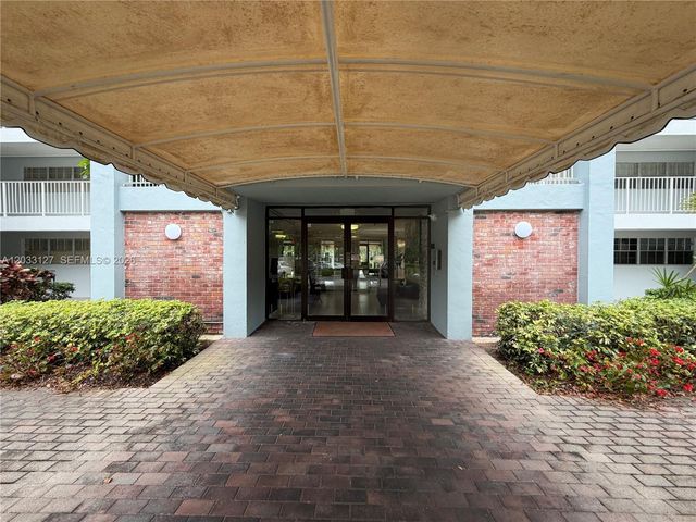 3100 N Course Ln 208, Pompano Beach, FL 33069