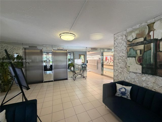 3100 N Course Ln 208, Pompano Beach, FL 33069
