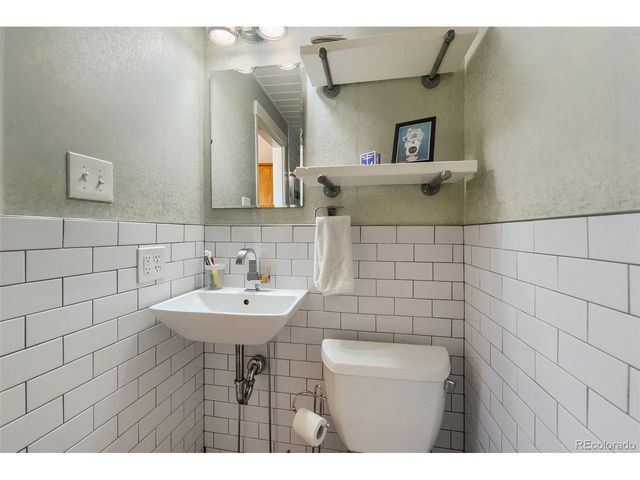 7660 S Sheridan Ct, Littleton, CO 80128