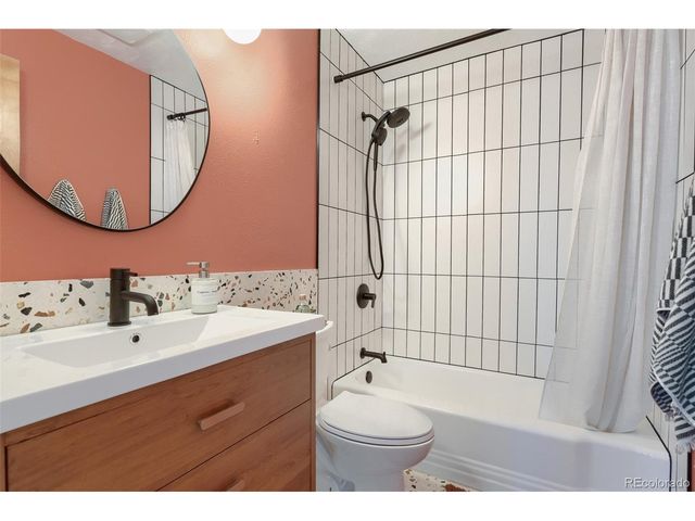 7660 S Sheridan Ct, Littleton, CO 80128