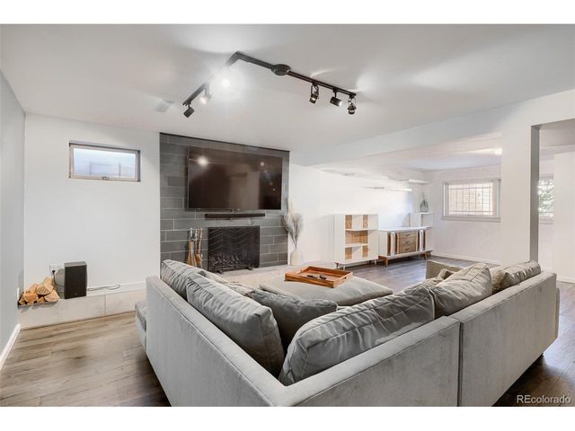 7660 S Sheridan Ct, Littleton, CO 80128