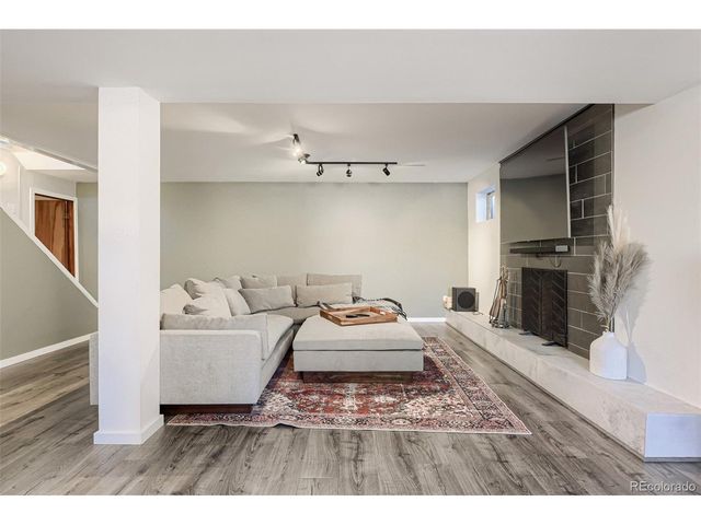 7660 S Sheridan Ct, Littleton, CO 80128