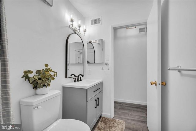 2102 THE WOODS, Cherry Hill, NJ 08003