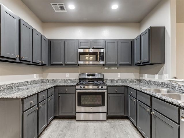 116 Ashley Drive 116 and 118, Edmond, OK 73003