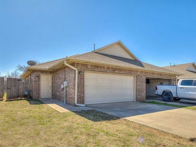 116 Ashley Drive 116 and 118, Edmond, OK 73003