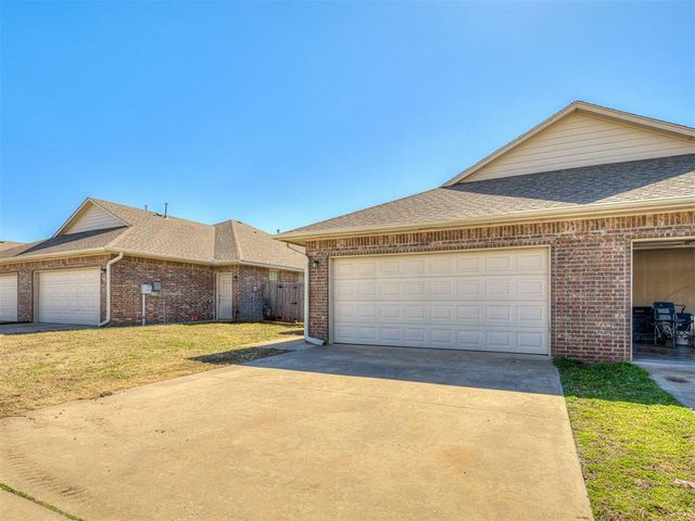 116 Ashley Drive 116 and 118, Edmond, OK 73003