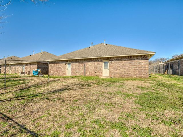 116 Ashley Drive 116 and 118, Edmond, OK 73003
