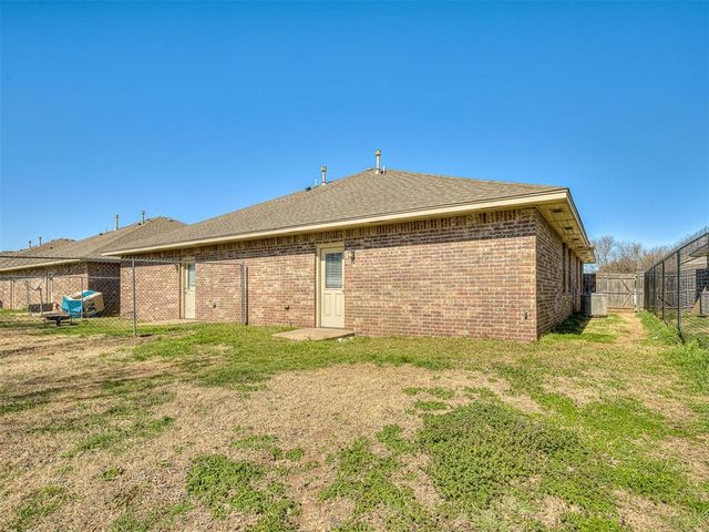 116 Ashley Drive 116 and 118, Edmond, OK 73003