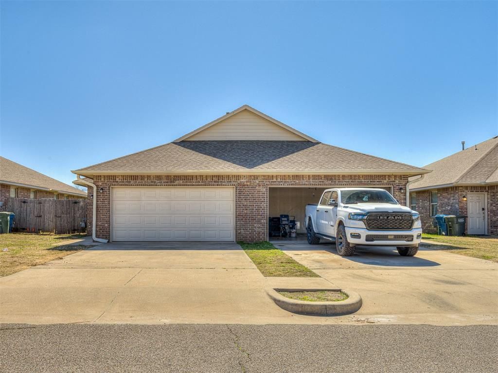 116 Ashley Drive 116 and 118, Edmond, OK 73003
