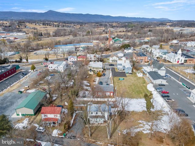 115 E PAGE ST, Luray, VA 22835