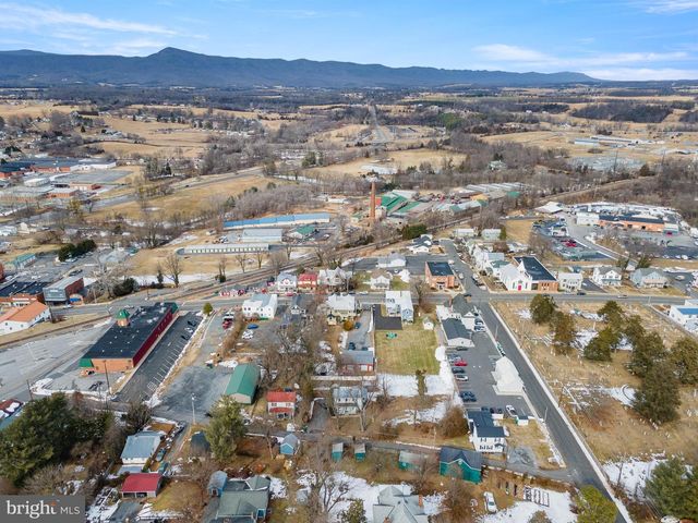 115 E PAGE ST, Luray, VA 22835