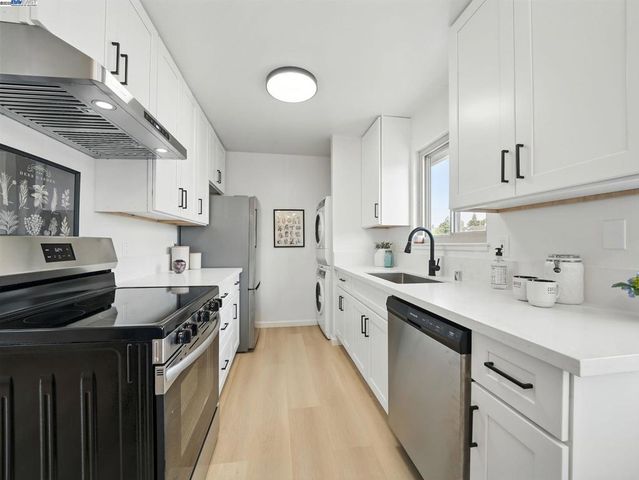 49 Paseo Grande E, San Lorenzo, CA 94580