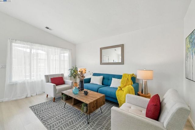 49 Paseo Grande E, San Lorenzo, CA 94580