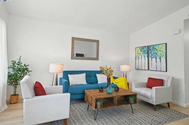 49 Paseo Grande E, San Lorenzo, CA 94580