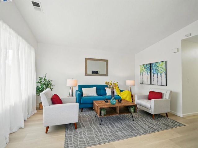 49 Paseo Grande E, San Lorenzo, CA 94580