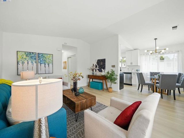 49 Paseo Grande E, San Lorenzo, CA 94580