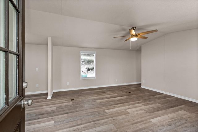 84 Ridgeway Drive, Conroe, TX 77303