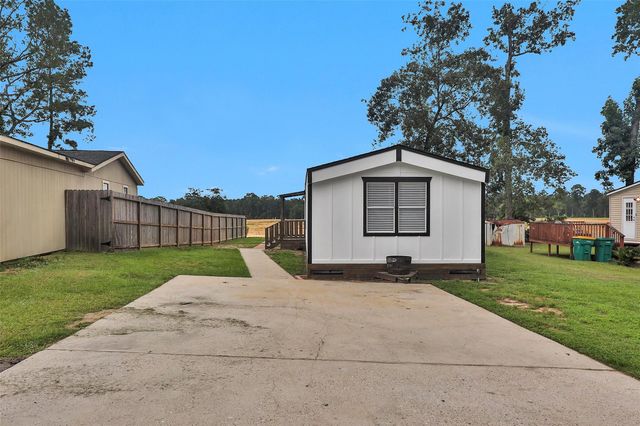 84 Ridgeway Drive, Conroe, TX 77303