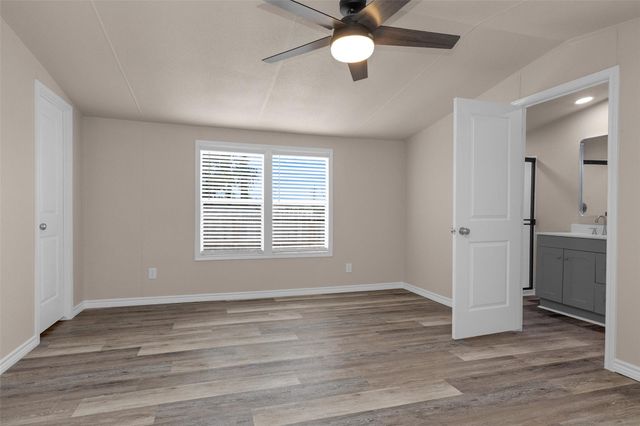 84 Ridgeway Drive, Conroe, TX 77303