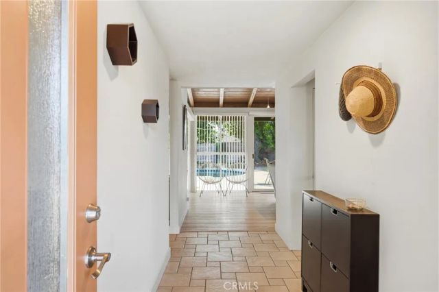 8452 Delco Avenue, Winnetka, CA 91306