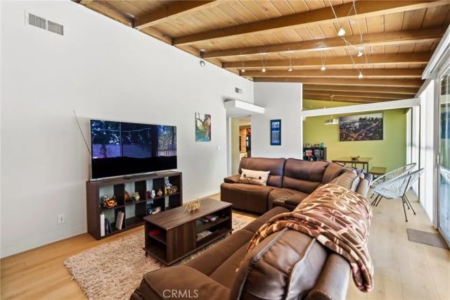 8452 Delco Avenue, Winnetka, CA 91306