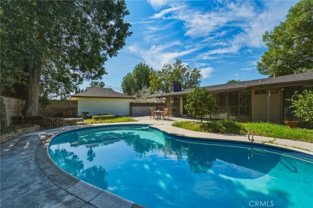 8452 Delco Avenue, Winnetka, CA 91306