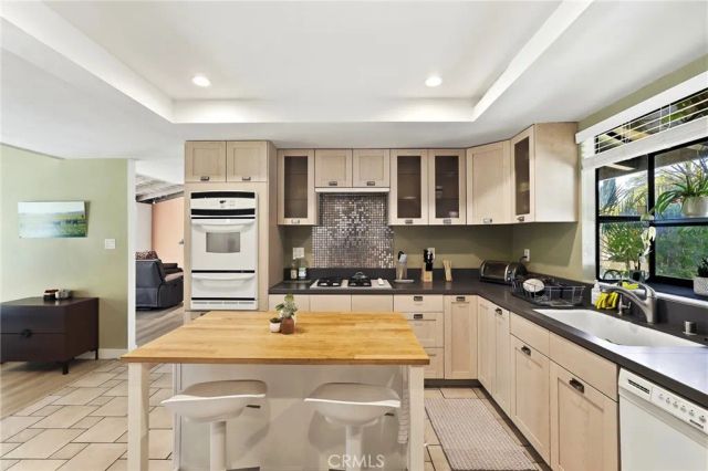 8452 Delco Avenue, Winnetka, CA 91306