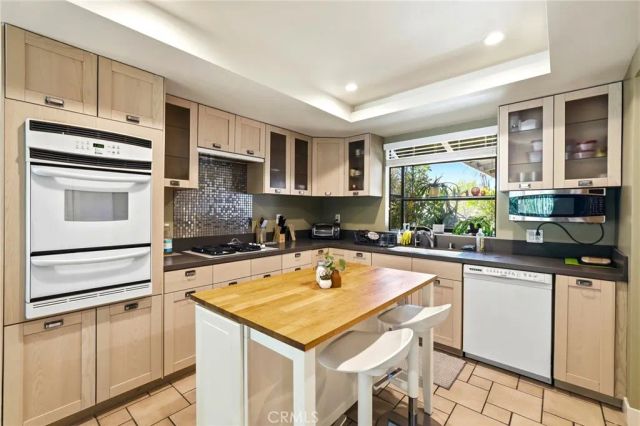 8452 Delco Avenue, Winnetka, CA 91306