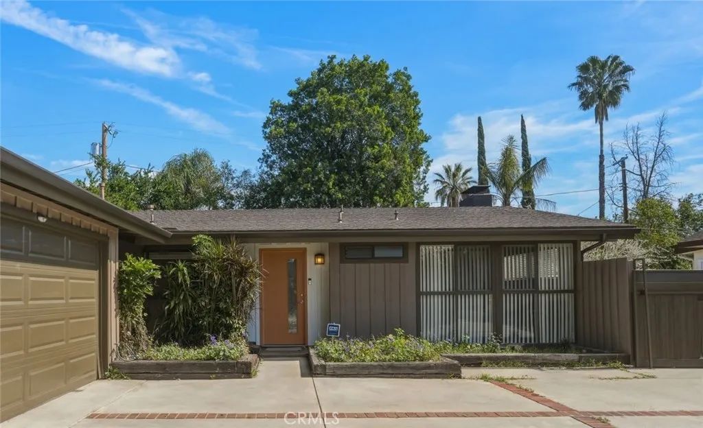 8452 Delco Avenue, Winnetka, CA 91306