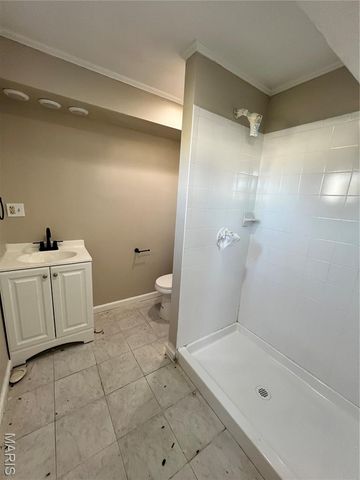 12 Trinity Lane, Florissant, MO 63031