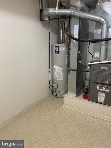 9200 OLD NEWTOWN RD, Philadelphia, PA 19115