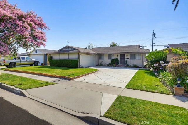 15852 Tullow, Huntington Beach, CA 92647