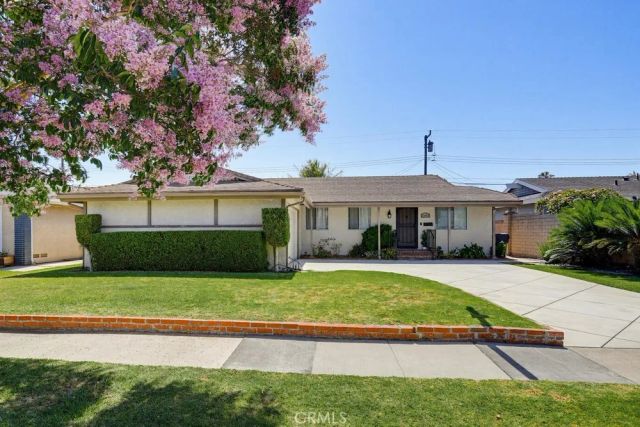 15852 Tullow, Huntington Beach, CA 92647