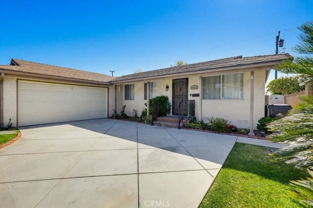 15852 Tullow, Huntington Beach, CA 92647
