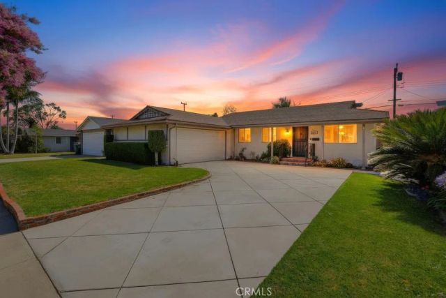 15852 Tullow, Huntington Beach, CA 92647
