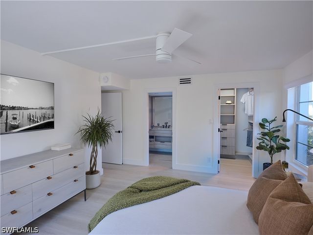 322 Harbour DR 104D, Naples, FL 34103