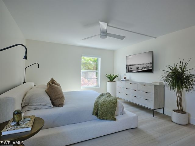 322 Harbour DR 104D, Naples, FL 34103