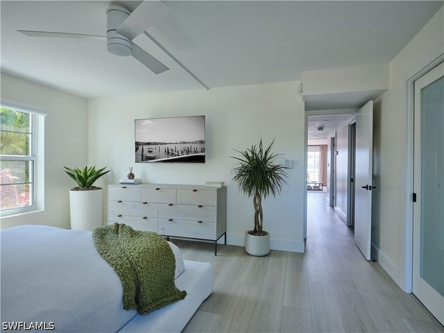 322 Harbour DR 104D, Naples, FL 34103