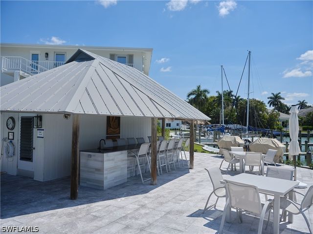 322 Harbour DR 104D, Naples, FL 34103