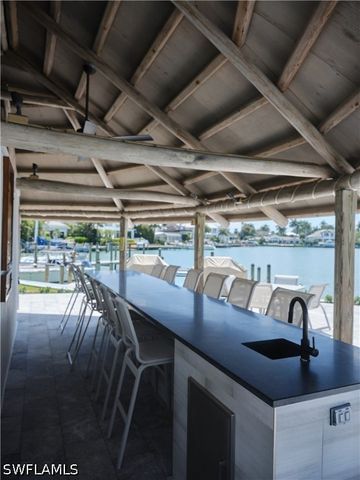 322 Harbour DR 104D, Naples, FL 34103