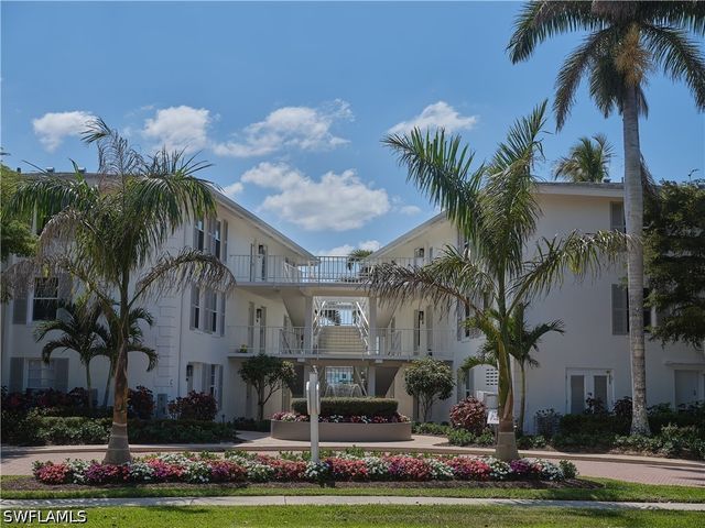 322 Harbour DR 104D, Naples, FL 34103