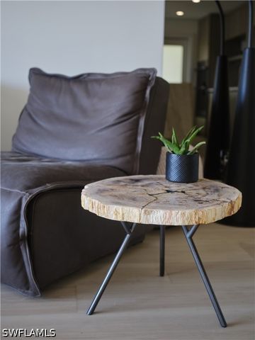 322 Harbour DR 104D, Naples, FL 34103